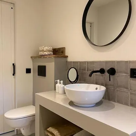 Stijlvol Met Veranda! Tuynloodz A 公寓 *