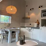 Stijlvol Met Veranda! Tuynloodz A *