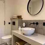 Stijlvol Met Veranda! Tuynloodz A 아파트 *