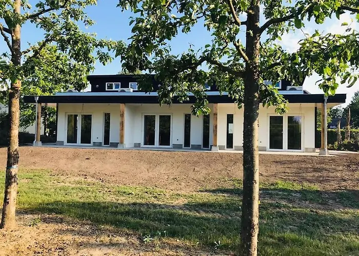 Stijlvol Met Veranda! Tuynloodz A Apartment